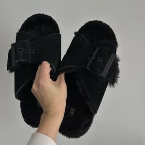 UGG Outslide Buckle Shoes